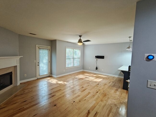 Building Photo - 5970 Grovegate Ln