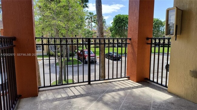 Foto del edificio - 985 NE 34th Ave