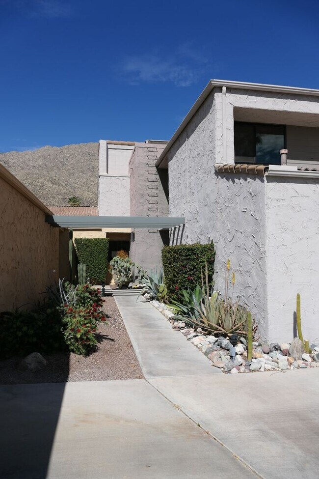 Foto del edificio - South Palm Springs, 3 bedroom condo, Long ...