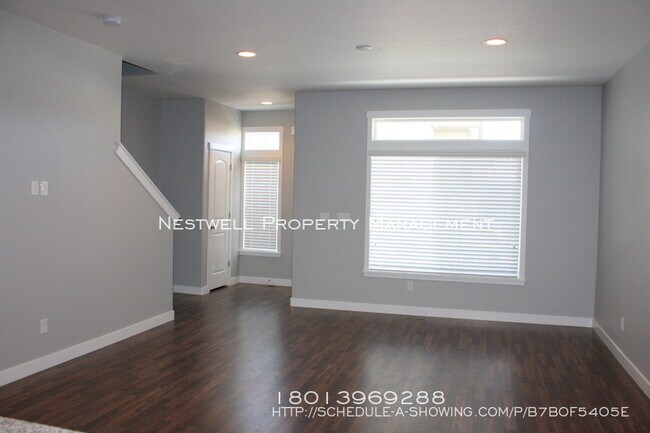 Building Photo - Gorgeous West Valley Townhome
