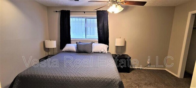 Building Photo - 1913 Tracy Dr