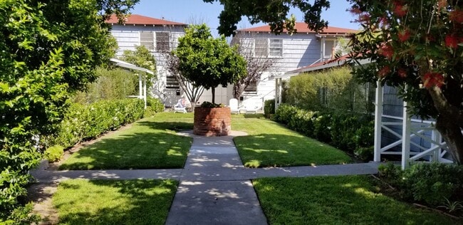 Building Photo - 614 Marguerite Avenue