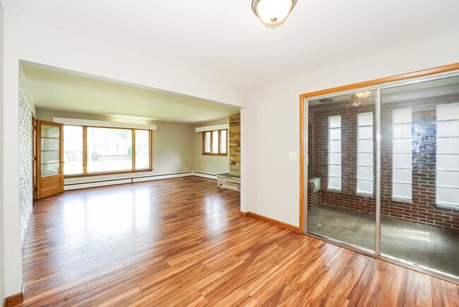 Foto del edificio - 150 E 272nd St