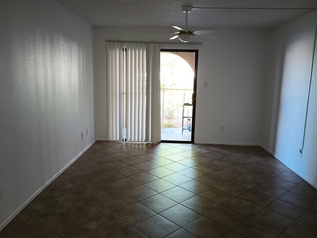 Foto del edificio - 5757 W Eugie Ave