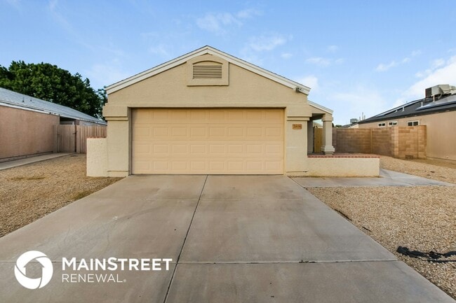 Building Photo - 2806 W Campo Bello Dr