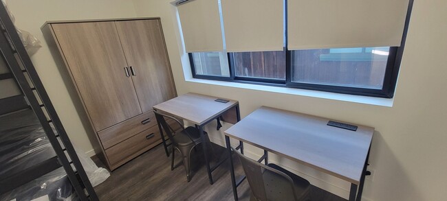 Foto del edificio - Double Bed Unit - Right Corner-Newly Renov...