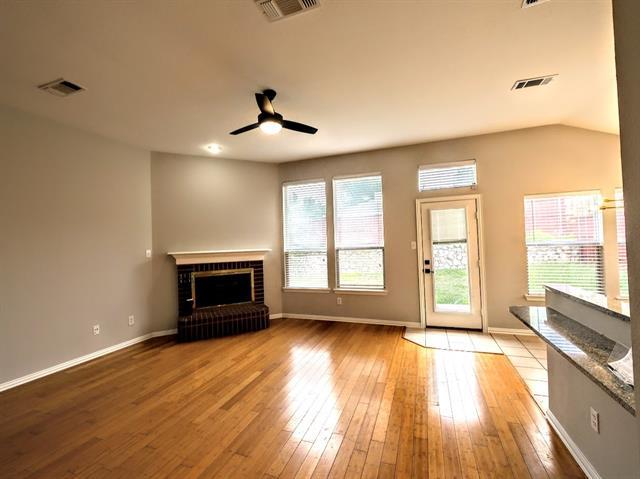Foto del edificio - 4909 Rustic Ridge Dr