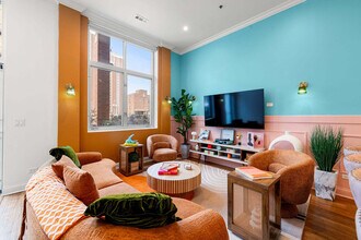 Building Photo - 33 S Ashland Ave