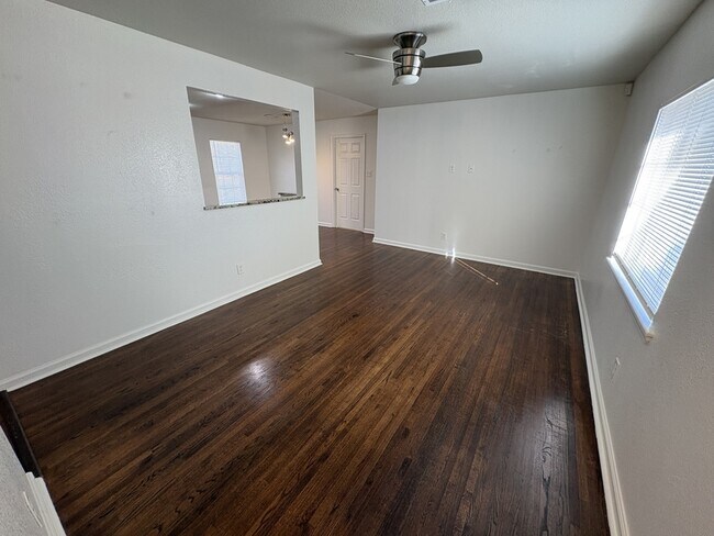 Foto del edificio - 1232 N Tacoma Pl