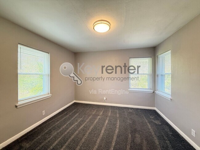 Foto del edificio - 305 Sunrise Ln