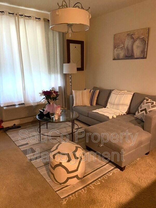 Foto del edificio - 8078 NE Miriam Way