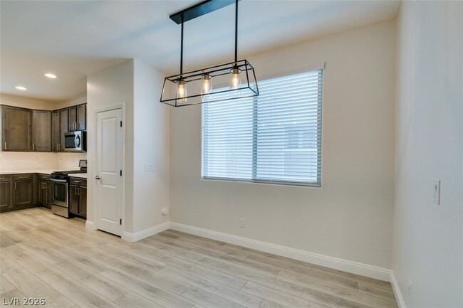 Building Photo - 6633 Autumn Breeze St