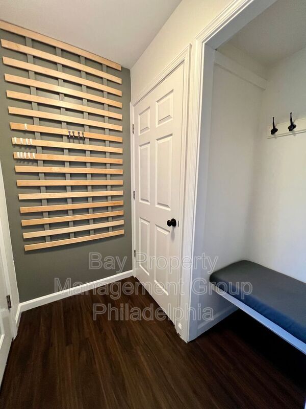 Building Photo - 131 Ascot Ct