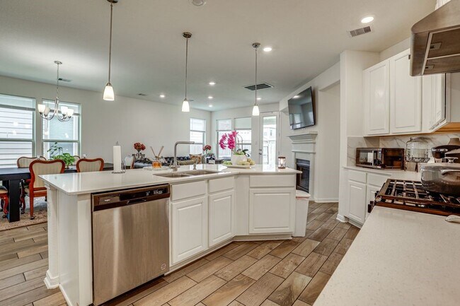 Foto del edificio - 14626 Hemlock Knl Ln