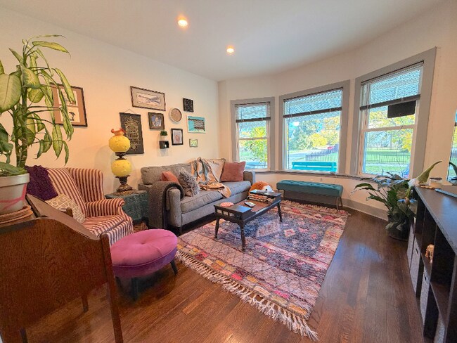 Foto del edificio - 1419 Fischer St