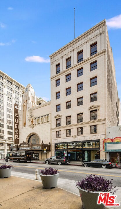 Foto del edificio - 808 S Broadway