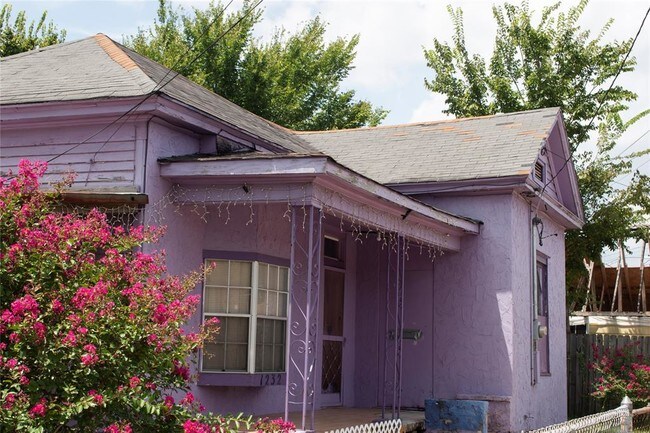 Building Photo - 1232 Hogan St