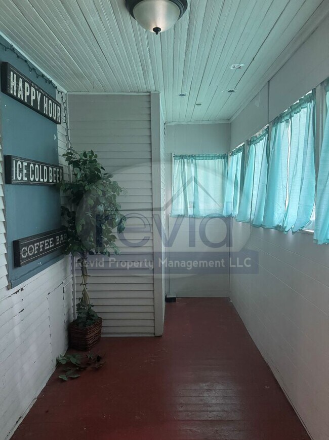 Foto del edificio - 1267 Snowden Ave