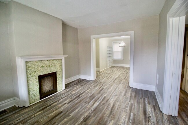 Foto del edificio - 5444 Black St