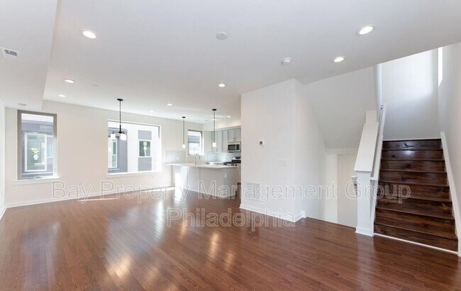 Building Photo - 2131 Kensington Walk