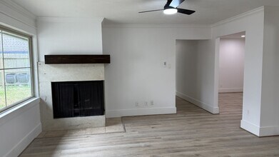 Building Photo - 1906 Shadow Bend Dr