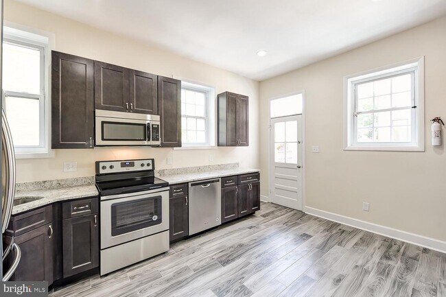 Building Photo - 1307 22nd St NW