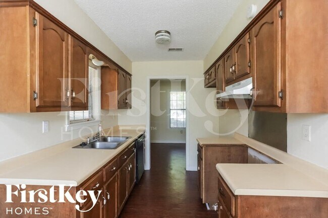 Foto del edificio - 4877 Summitridge Dr