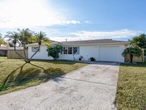 Building Photo - 438 Clover Rd