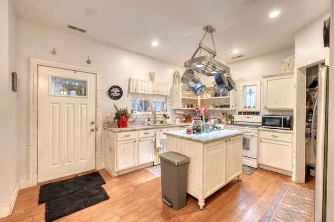 Building Photo - 88 Steelaway Ln