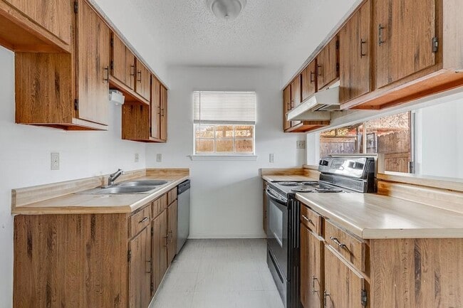 Foto del edificio - 55 Brandon Hall Dr