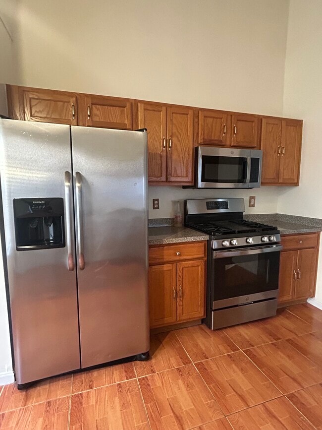 Foto del edificio - 65 Waters Edge Way