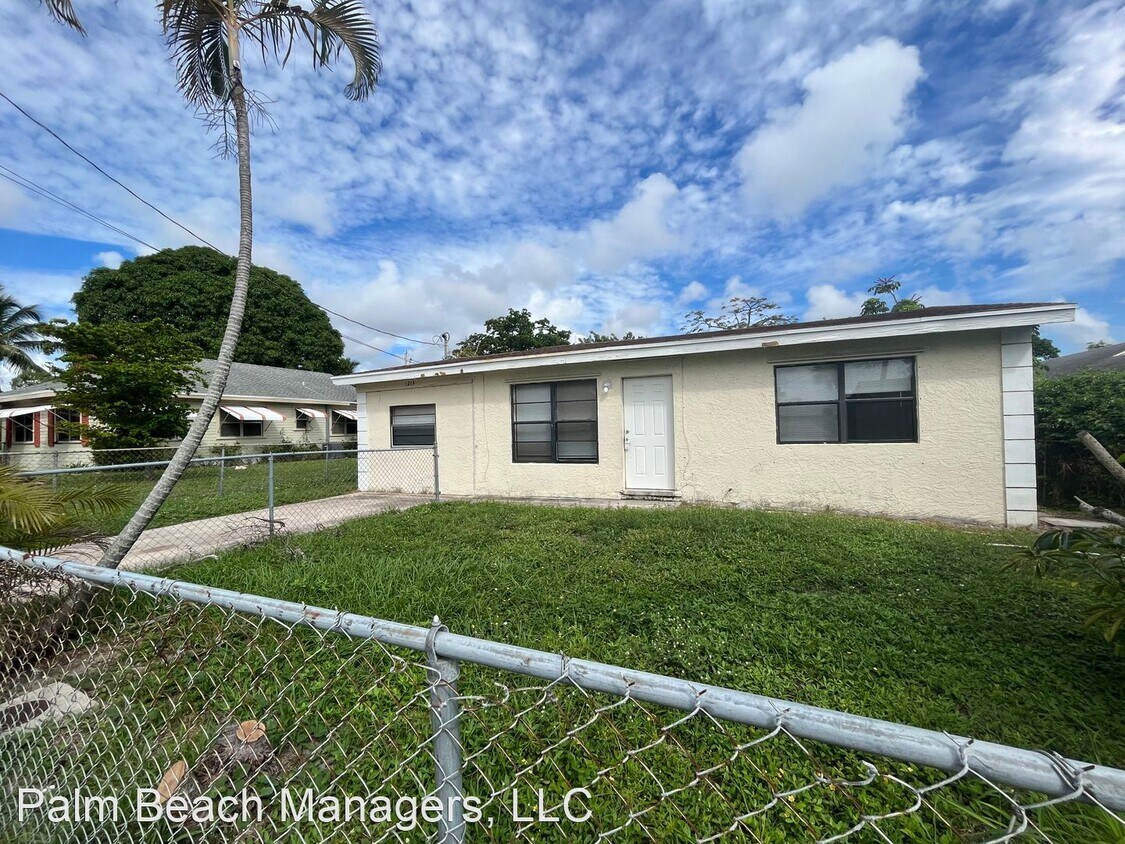 Foto principal - 3 br, 2 bath House - 1213 Pioneer Rd.