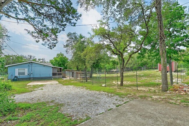 Foto del edificio - 7807 Williamson Creek Drive