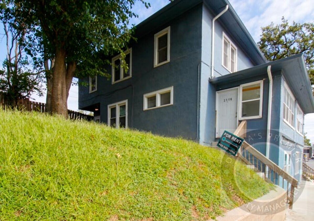 Foto principal - 2114 L St