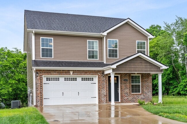 Building Photo - 913 Lutz Ln