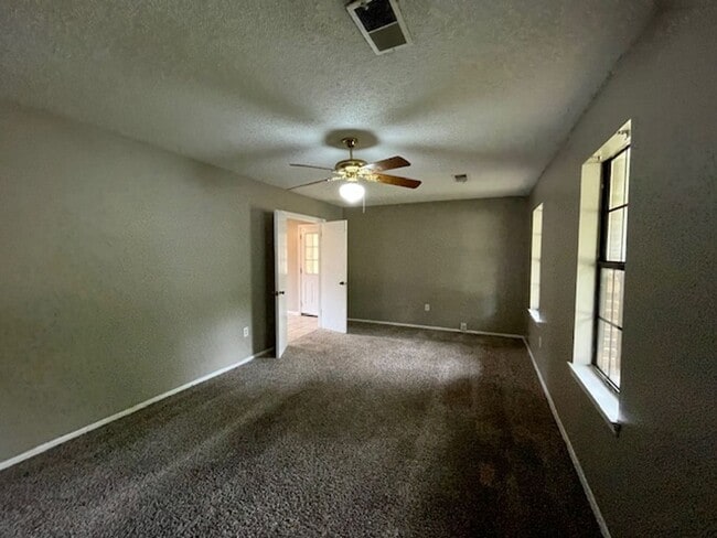 Building Photo - Renovated 2 Bedroom 1 Bath Home for Rent!!