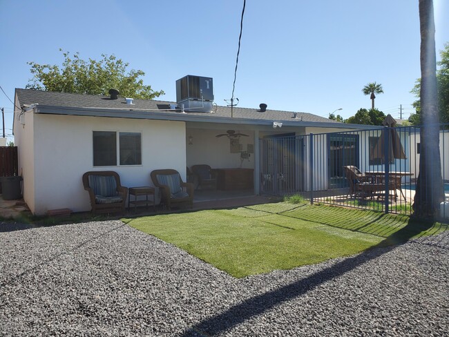 Building Photo - 8020 E Monte Vista Rd