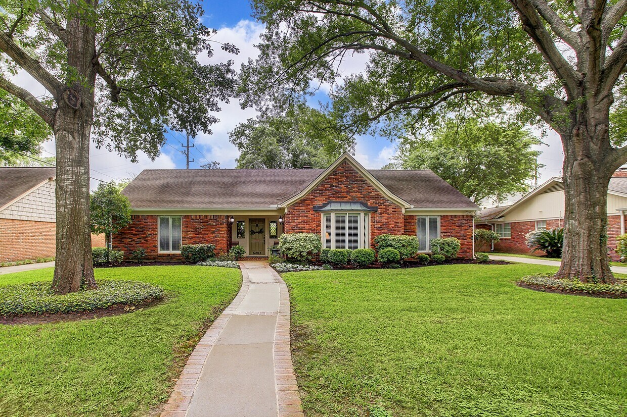 Foto principal - 6203 Valley Forge Dr