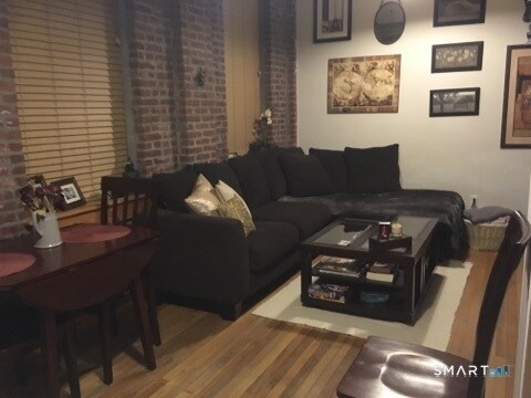 Foto del edificio - 325 Lafayette St