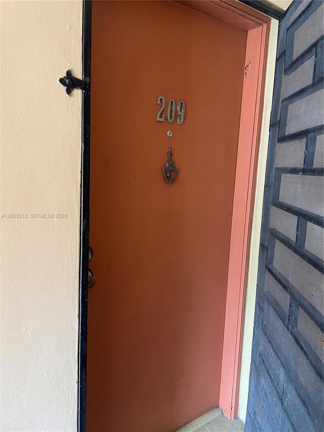 Building Photo - 401 NW 72nd Ave