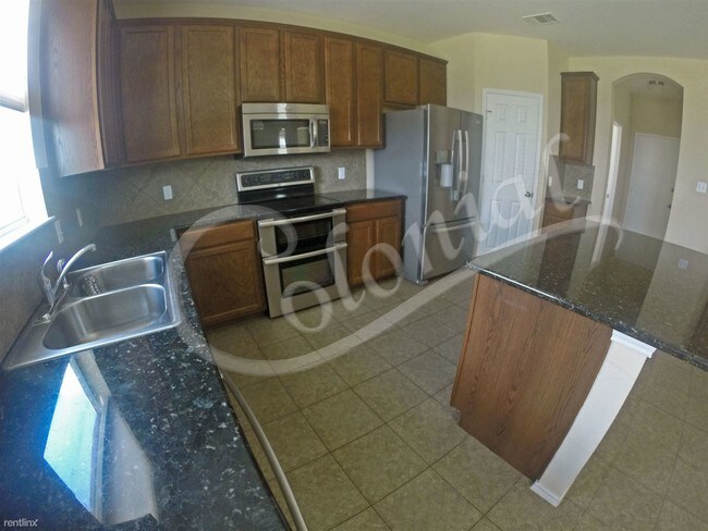 Building Photo - 2512 White Moon Dr