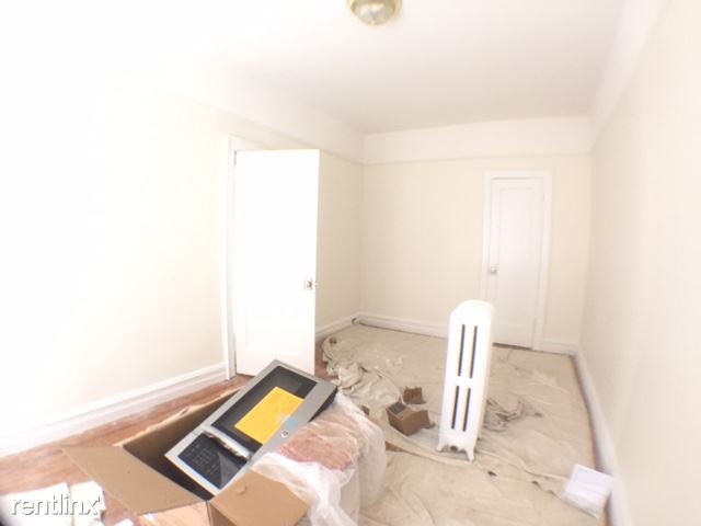 Building Photo - 260 Parkside Ave