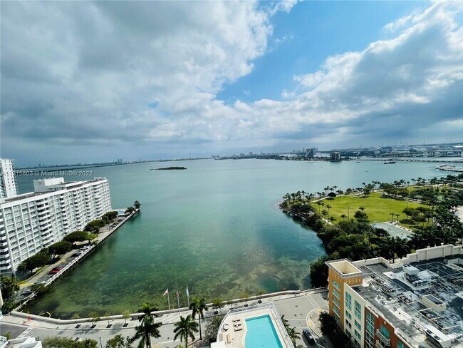 Foto del edificio - 2020 N Bayshore Dr