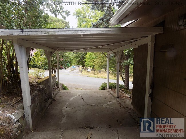 Foto del edificio - 3136 SW Idaho St