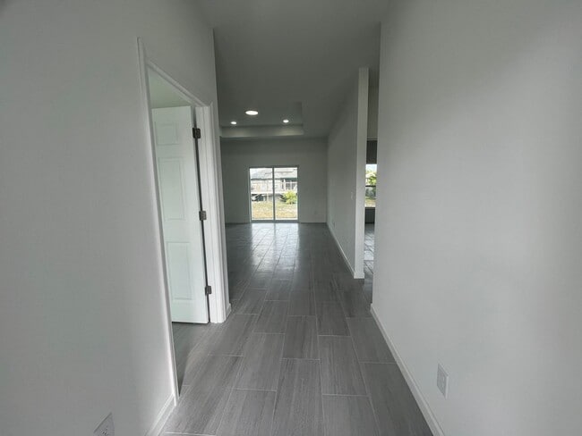 Building Photo - Brand-New 4 Bed, 2 Bath Home with 2-Car Garage – SW Lehigh Acres