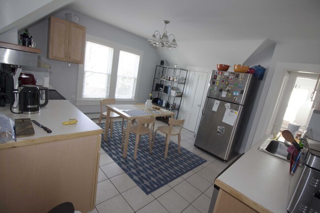 kitchen - 28 Summit St