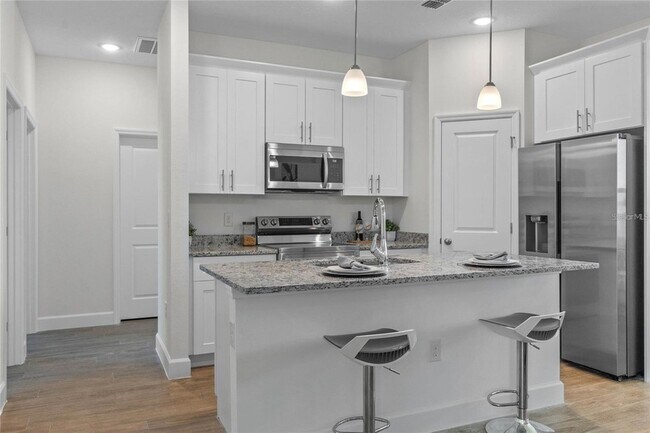 Building Photo - 409 Cinnamon Dr