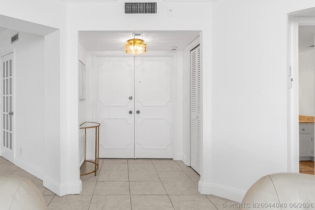 Building Photo - 1340 S Ocean Blvd