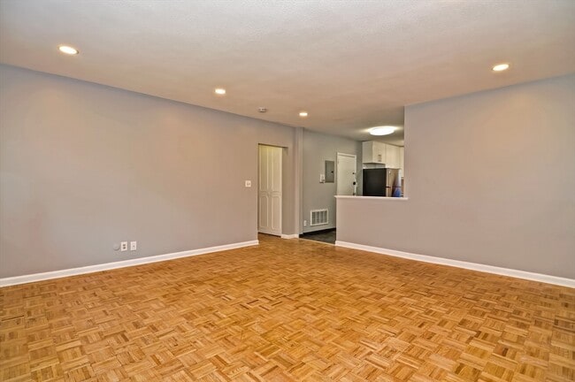 Foto del edificio - 35 Lake Shore Ct