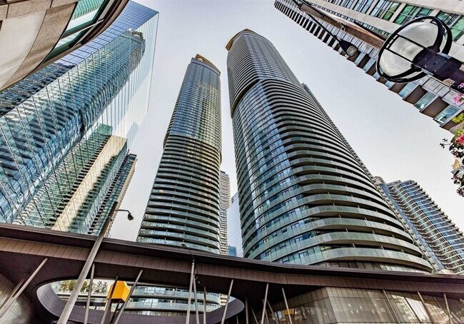 Building Photo - 14 York St